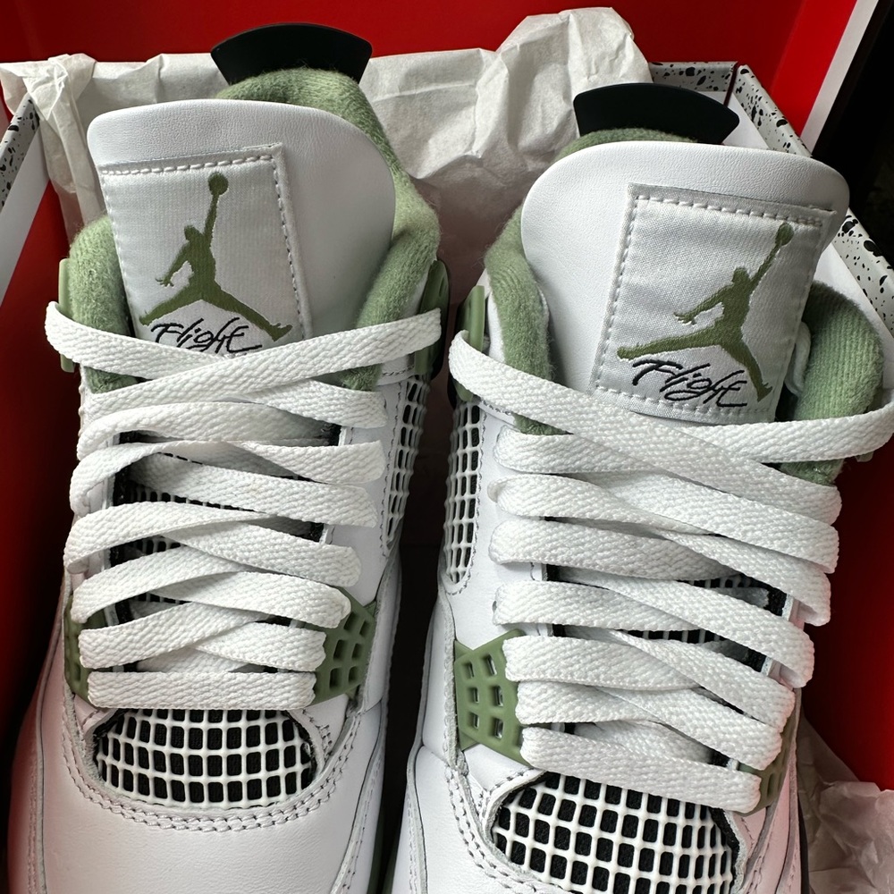 Nike Women’s Air Jordan 4 “Oil Green” Seafoam Basketball Shoe Sneaker - Picture 4 of 16